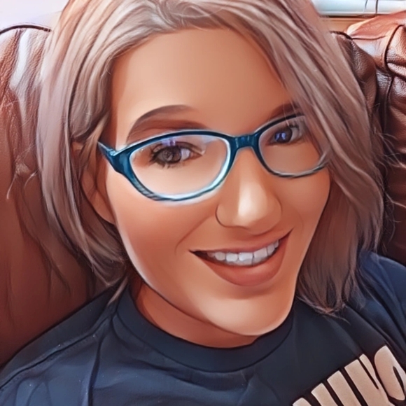 Meet your Posher, Amy - Picture 3 of 4